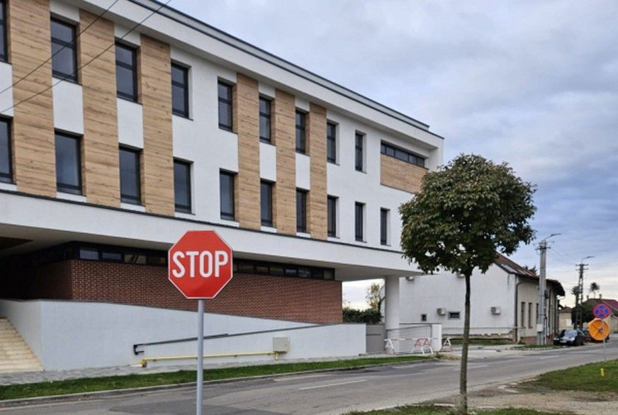 Költöznek! Önkénteseket keres a Nagykárolyi Városi Könyvtár