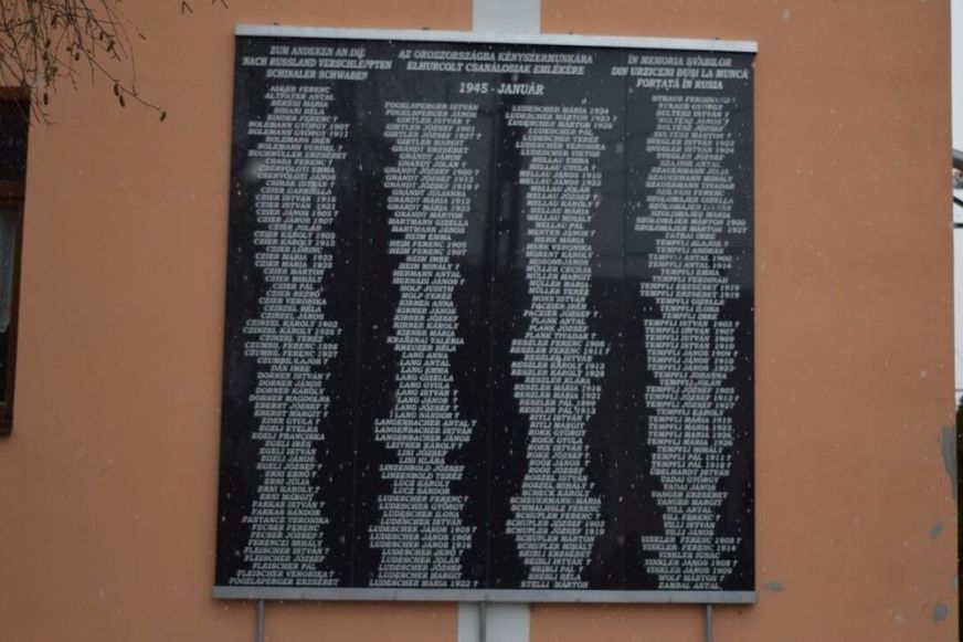Deportáltakra emlékeznek meg Csanáloson
