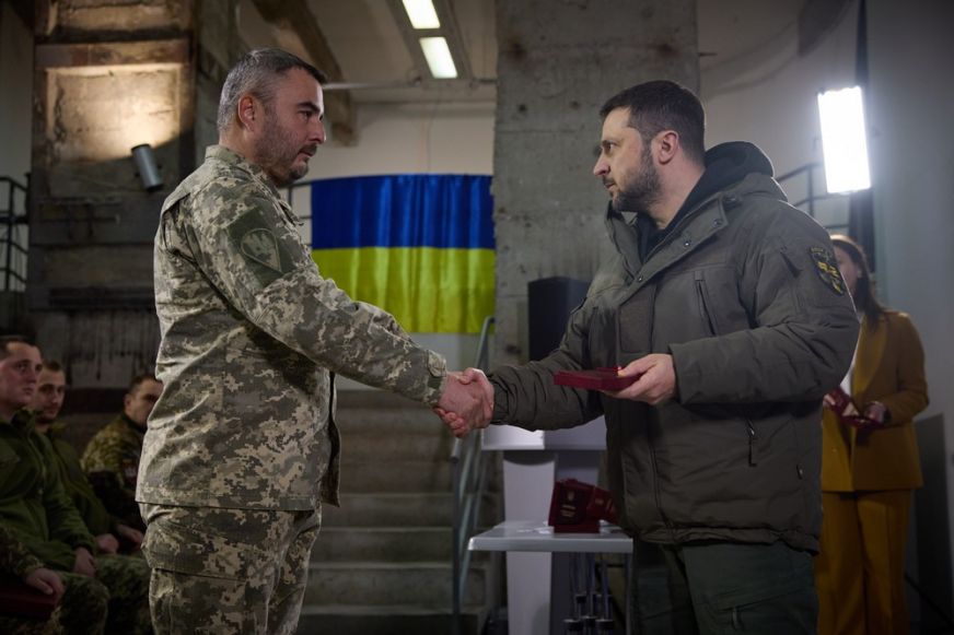Zelenszkij ukrán elnök lett az Év embere a Time magazin szerint