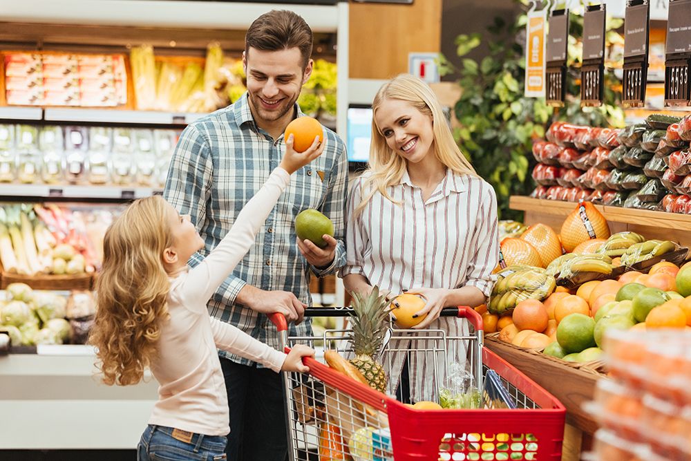 Közel 5%-kal nőtt egy év alatt a tisztességes megélhetéséhez szükséges minimális fogyasztói kosár értéke