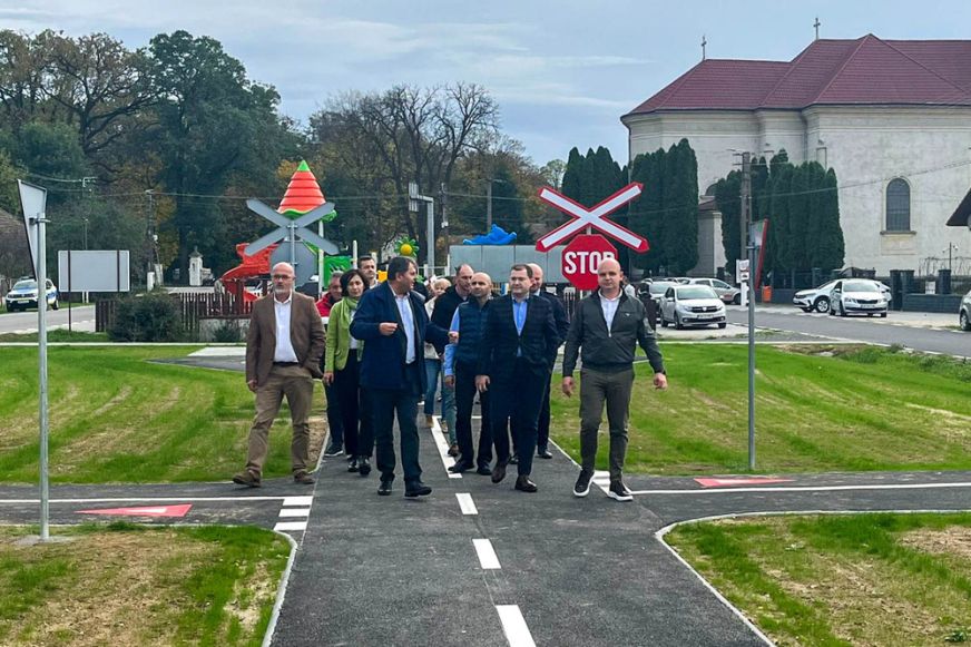 Tanítsuk a gyerekeket közlekedni! Már használható Sárközújlakon a gyerek KRESZ-pálya