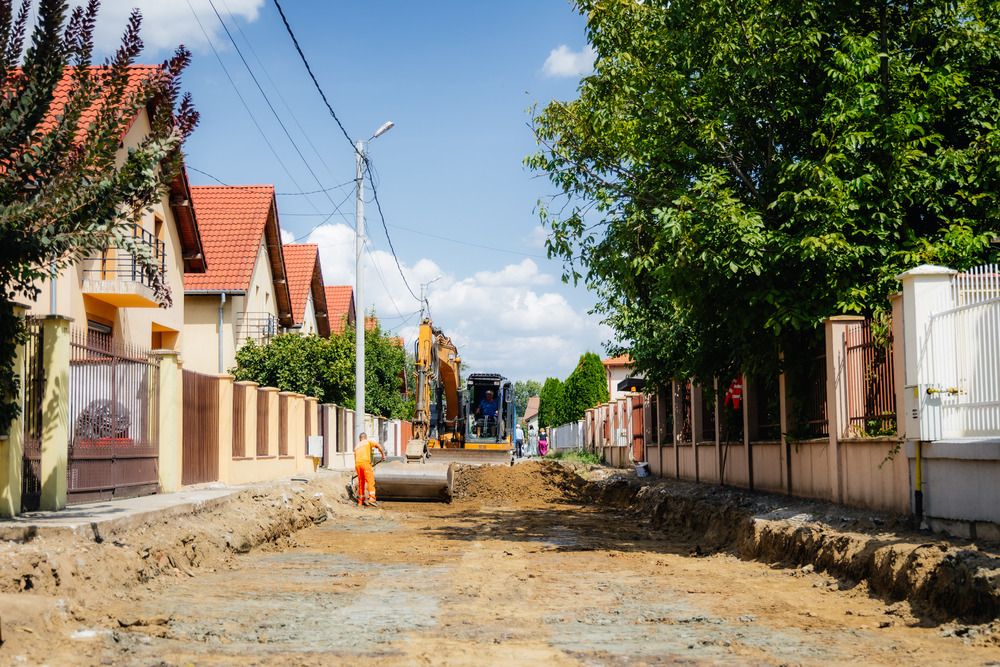 Aszfaltozási hullám: Szatmárnémeti utcáin folytatódnak a nagyszabású fejlesztések