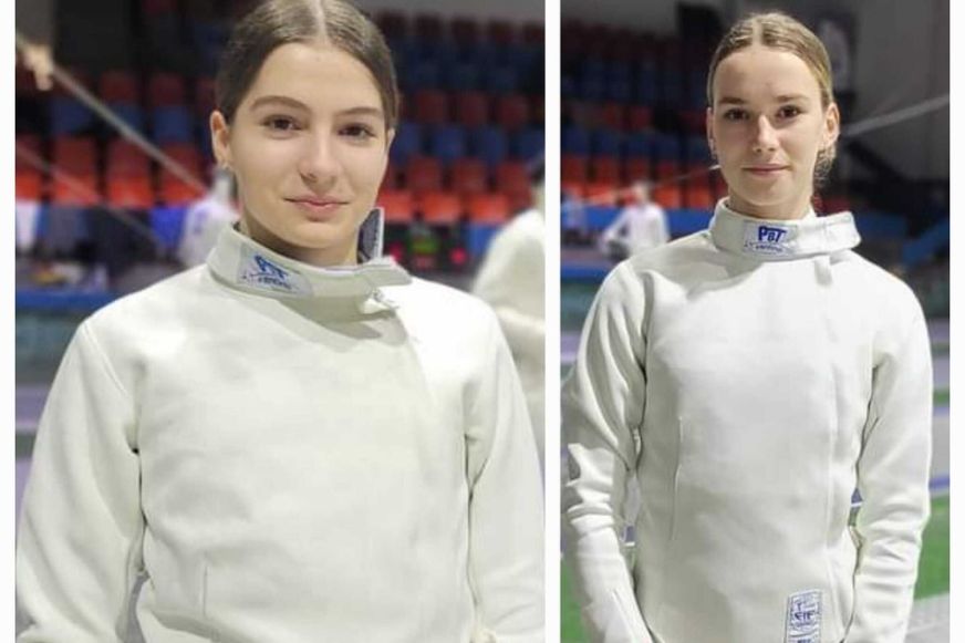 Szenzációs hír: Kurtinecz Johanna és Tomsa Ana mehet a korosztályos vívó világbajnokságra. Több szatmári vívólány is felkerült az országos listára