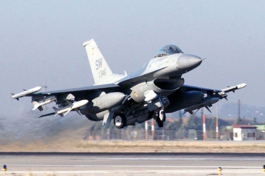 Újabb amerikai F-16-os harci repülők érkeztek Romániába