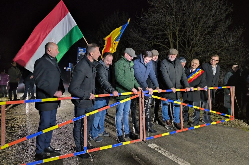Megszűnt a határ, együtt ünnepelt Nagypeleske és Zajta