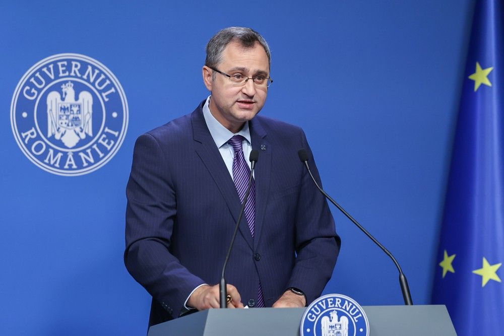 A kormányzati intézmények átszervezése során 455 beosztott és 236 vezetői állást szüntettek meg