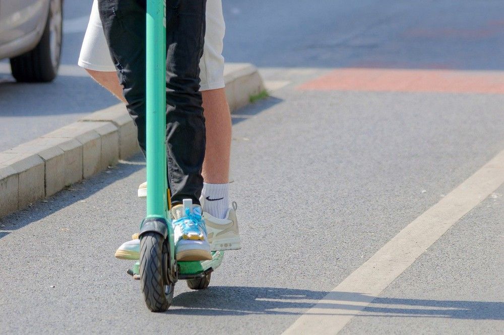 Gyerekek elektromos rolleren: három súlyos baleset is történt hétvégén