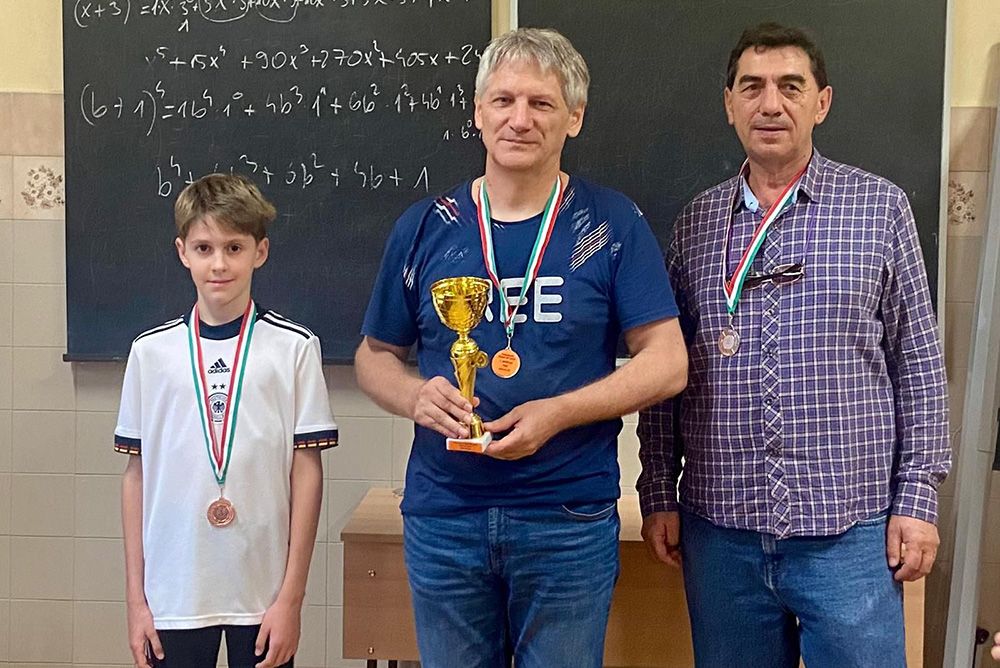 Dobogóra állt a felnőttek versenyében a 10 éves Kovács Balázs
