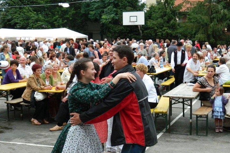 Ünnepi nyitó hangverseny, fiatalos programkavalkád. Közeledik a Véndiáktalálkozó