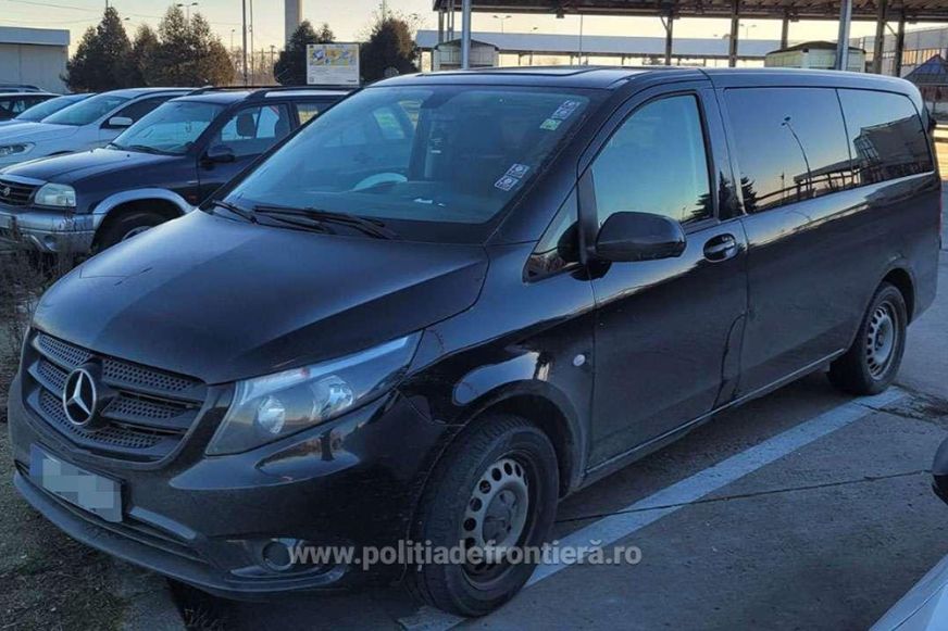 Peténél bukkant fel az osztrák hatóságok által körözött furgon