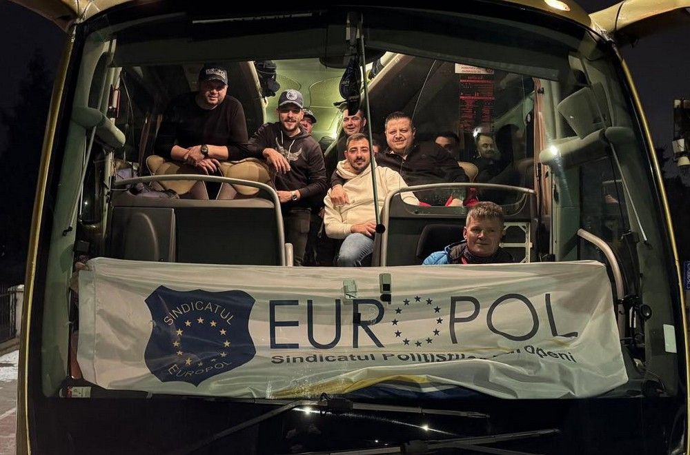A Szatmár megyei egyenruhások is elindultak a bukaresti tüntetésre