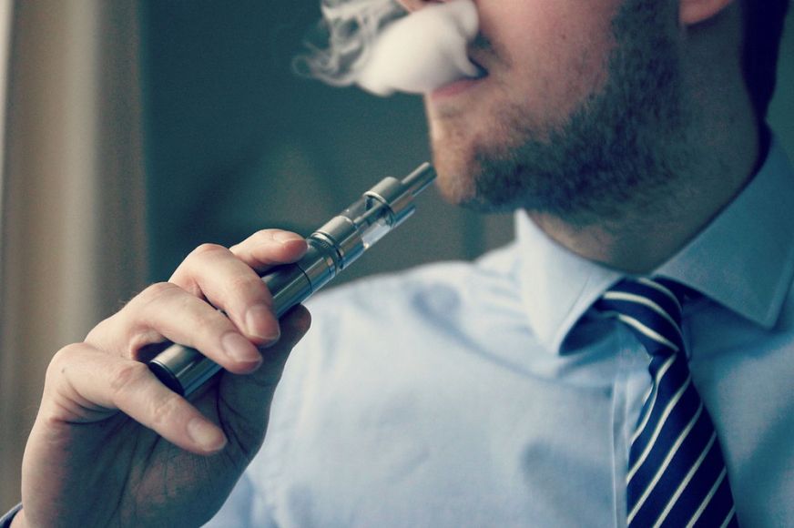 Szigorítást jelentett be az e-cigarettákra az olasz egészségügyi miniszter