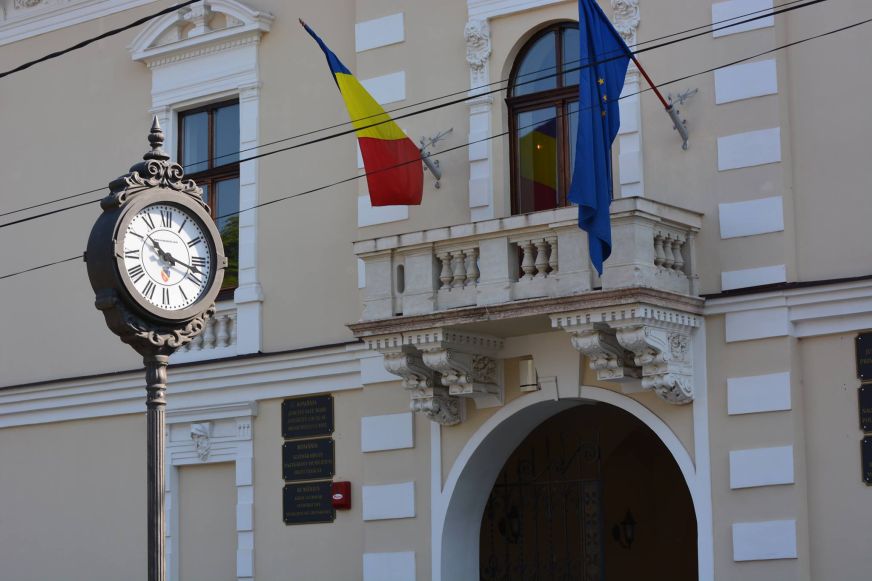 Nagykároly: forgalomkorlátozásra lehet számítani a szoboravatás miatt