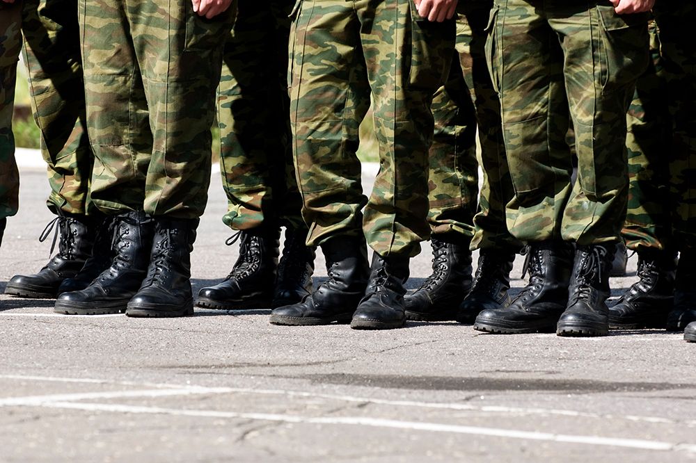 A román hadsereg lecseréli a Kalasnyikovokat – NATO-kompatibilis fegyverek beszerzését jelentette be a védelmi minisztérium