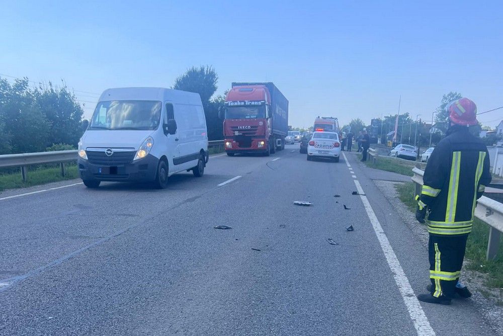 Közlekedési baleset Decebal bejáratánál: mindenki megúszta sértetlenül