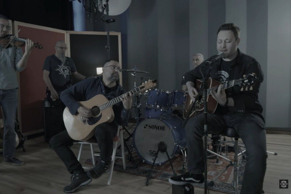 Tíz évvel a Colectiv-tragédia után új dallal tért vissza a Goodbye to Gravity egyetlen túlélője