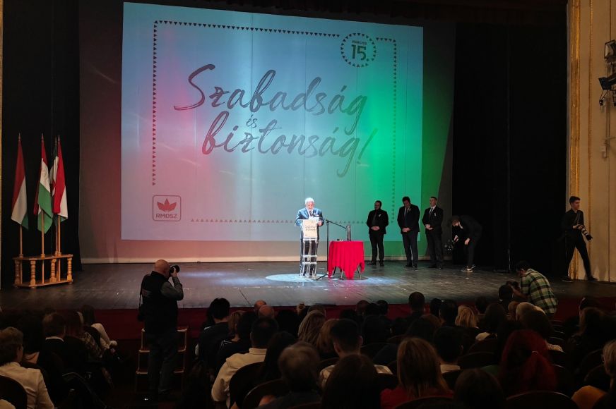 Magyar Arany Érdemkereszttel tüntették ki Szőcs Péter Leventét és Elek Györgyöt