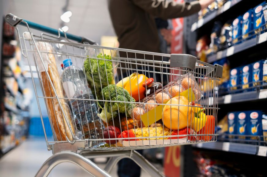 Közzétették az alapélelmiszerek árréskorlátozásáról szóló sürgösségi kormányrendelet tervezetét