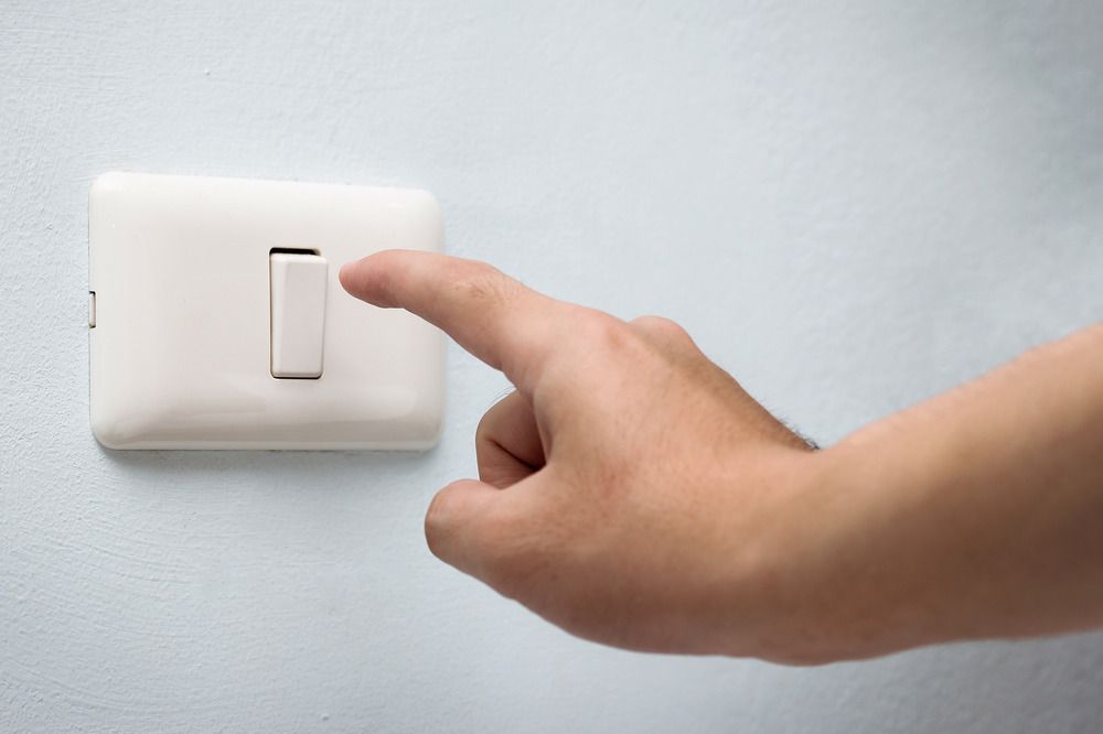 Intelligens Energia Egyesület: közel 5500 romániai háztartásba továbbra sincs bevezetve az áram