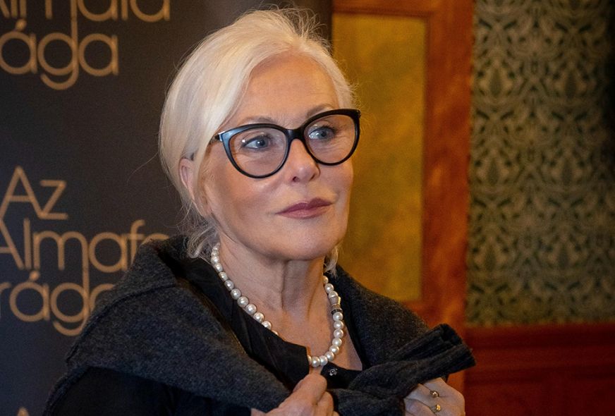 Megszelídítette playboy férjét Pataki Ági