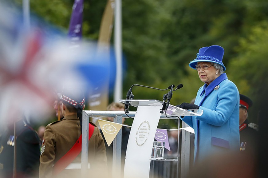 II. Erzsébet királynő a brit királyi család legnépszerűbb tagja