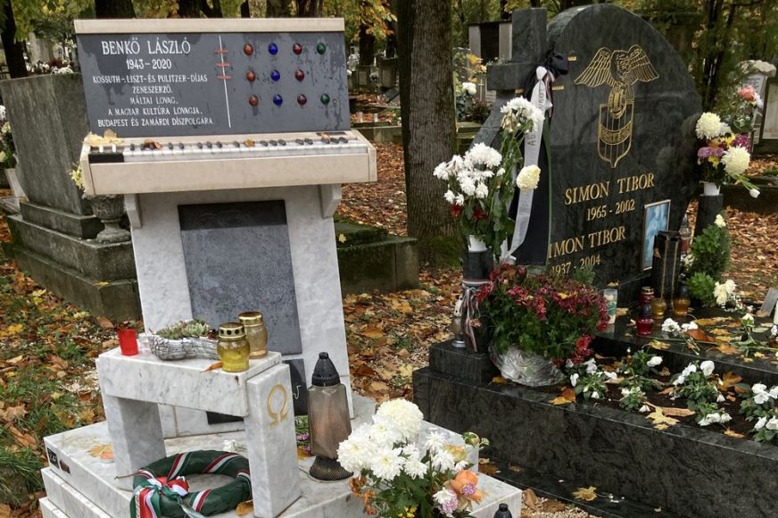 Meggyalázták Benkő László sírját: a fia számolt be a Blikknek a történtekről