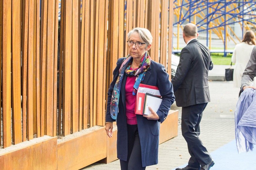 Franciaországban alkotmányba foglalnák a terhességmegszakítás jogát