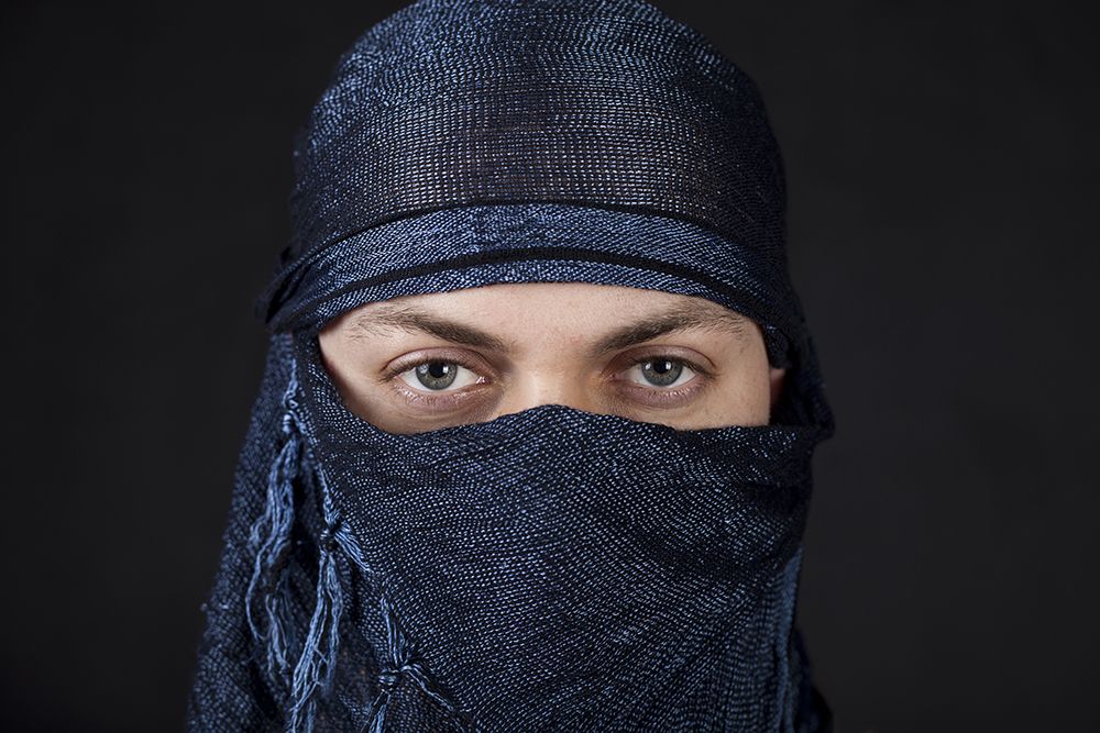 Svájc 2025-től betiltja a burka viselését közterületeken