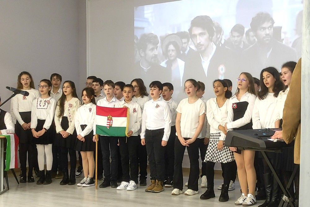 A Rákóczi Ferenc Általános Iskola diákjai is megemlékeztek a szabadságharc hőseiről - VIDEÓ