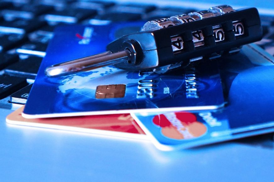 Internetes csalók fosztottak ki egy Szatmár megyei nyugdíjast. Az elkövetőnek nyoma sincs