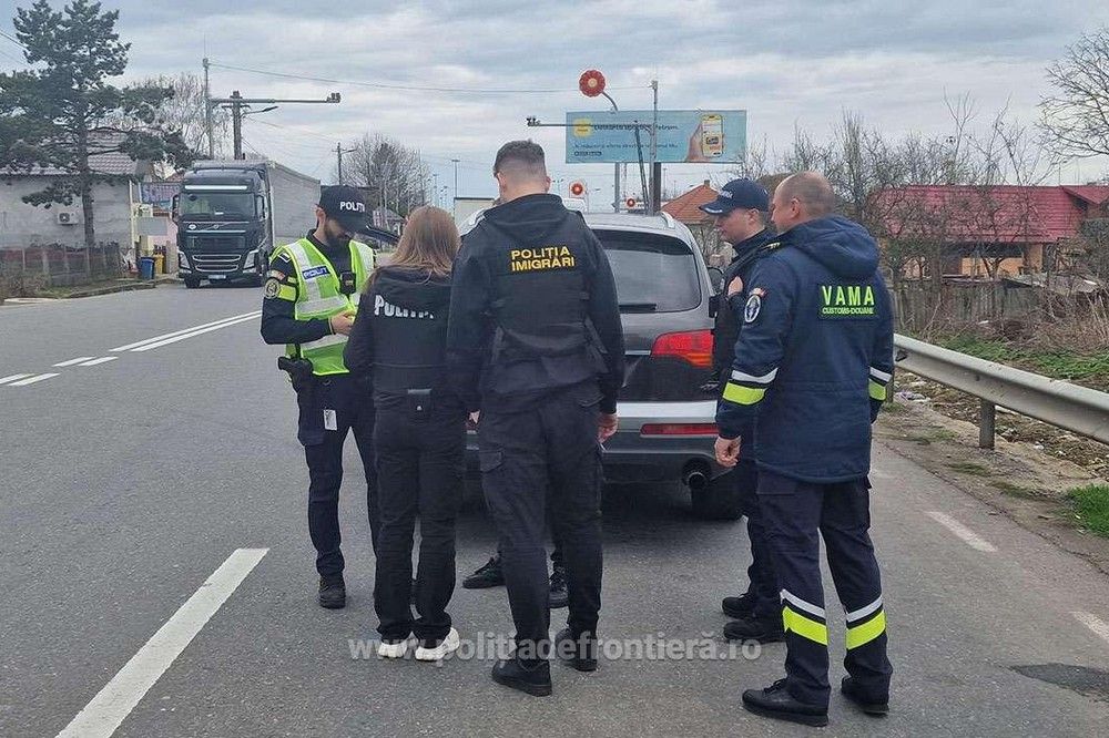 Alig három óra alatt közel 900 személyt ellenőriztek a határ közelében