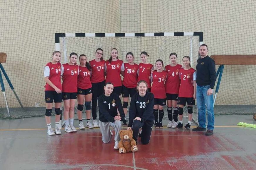 A fiatalabb juniorok Magyarláposon nyertek, a nagyobb lányok jól szerepeltek Besztercén
