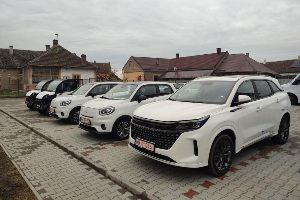 Megérkeztek az elektromos autók Csanálosra