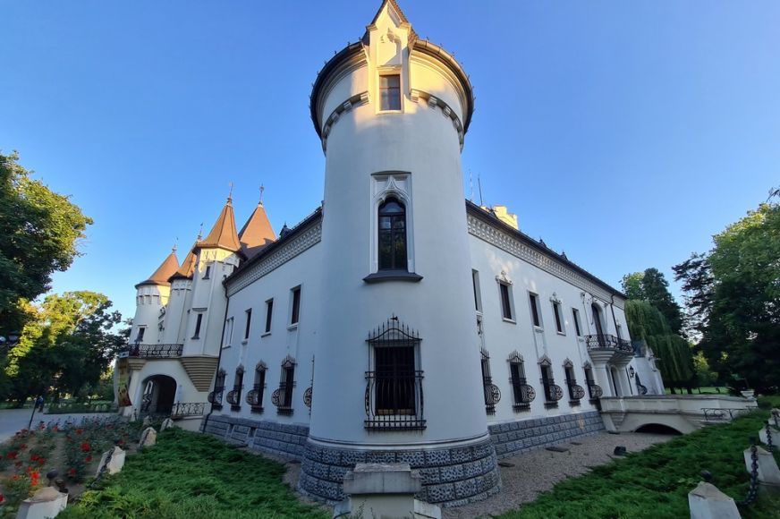 Négy kulturális este a Károlyi-kastély parkjában