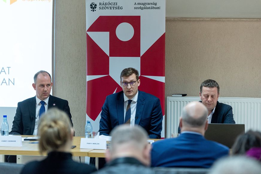 Szülőföldön magyarul: négyszeresére nő a támogatás