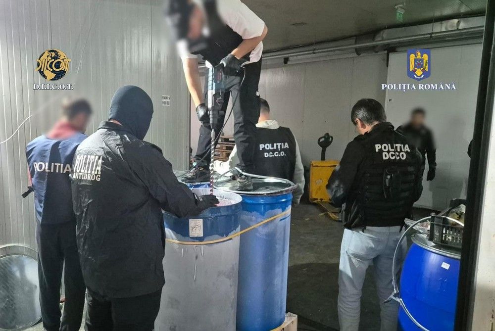 Fagyasztott gyümölcsbe rejtve csempésztek kokaint Romániába a drogkereskedők