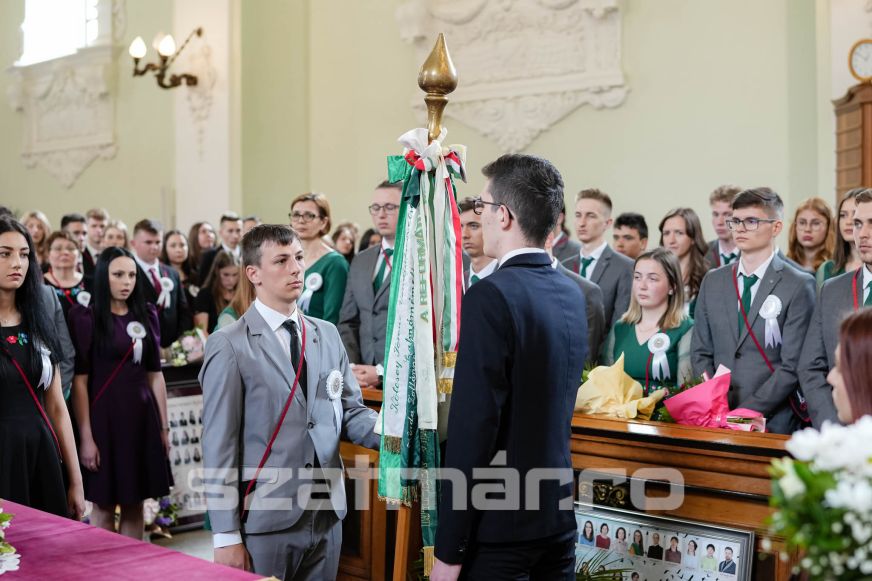 Áldásoddal megyünk! Elballagtak a Refi végzősei - Képgaléria