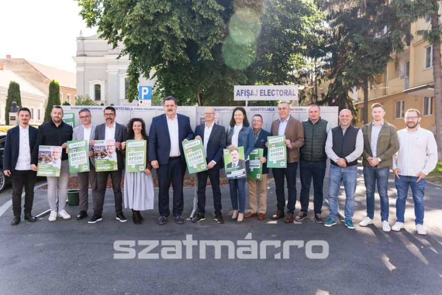 Az RMDSZ csapata elhelyezte az első választási plakátokat Szatmárnémetiben