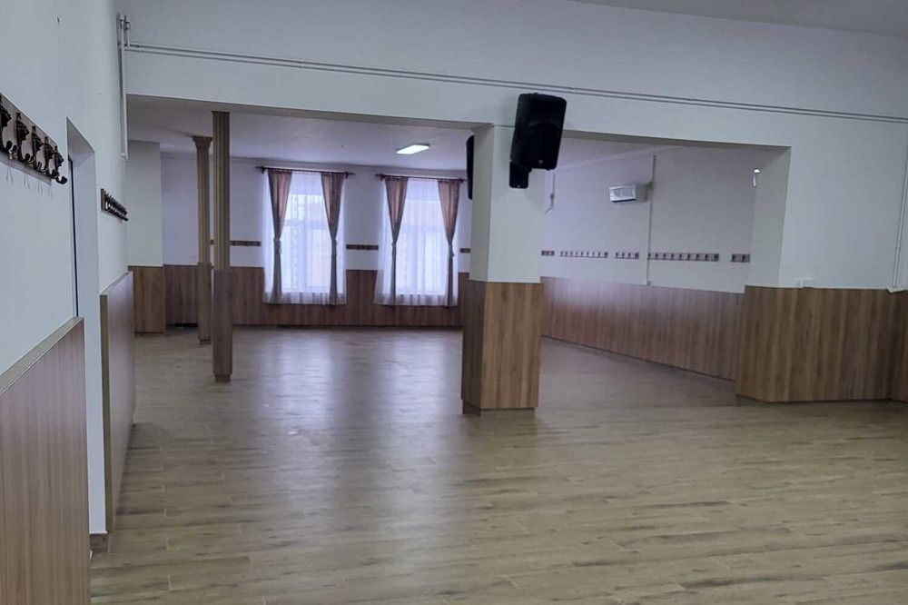 Megújult a kálmándi kultúrotthon díszterme és előtere