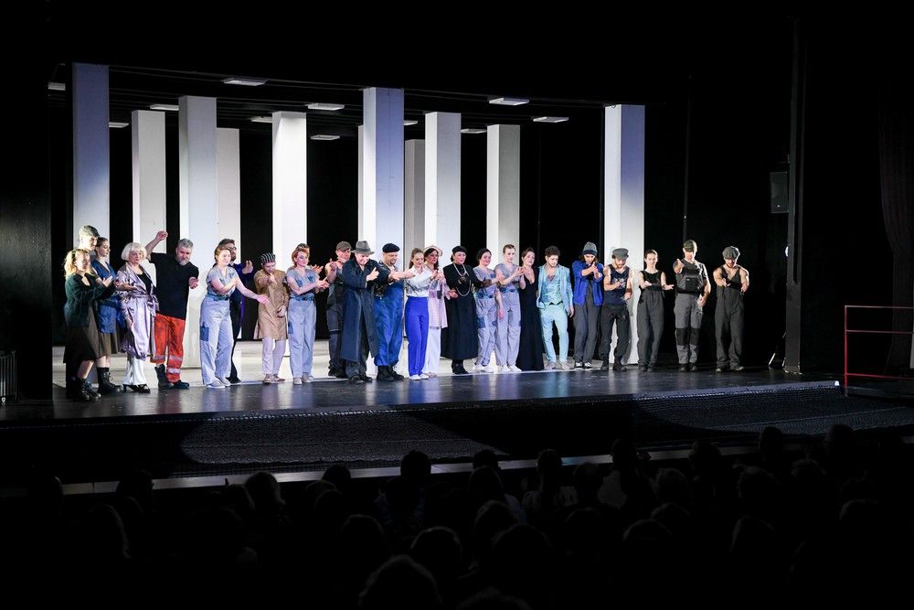 Teltházas előadások és hatalmas siker a My Fair Lady turnén
