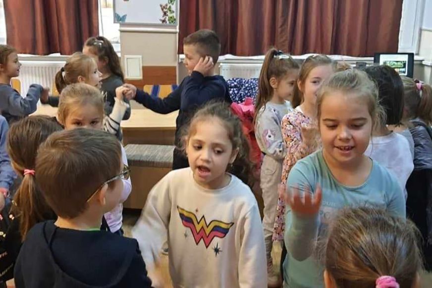 Jobban melegít egy fél köpeny, ha megosztjuk másokkal…
