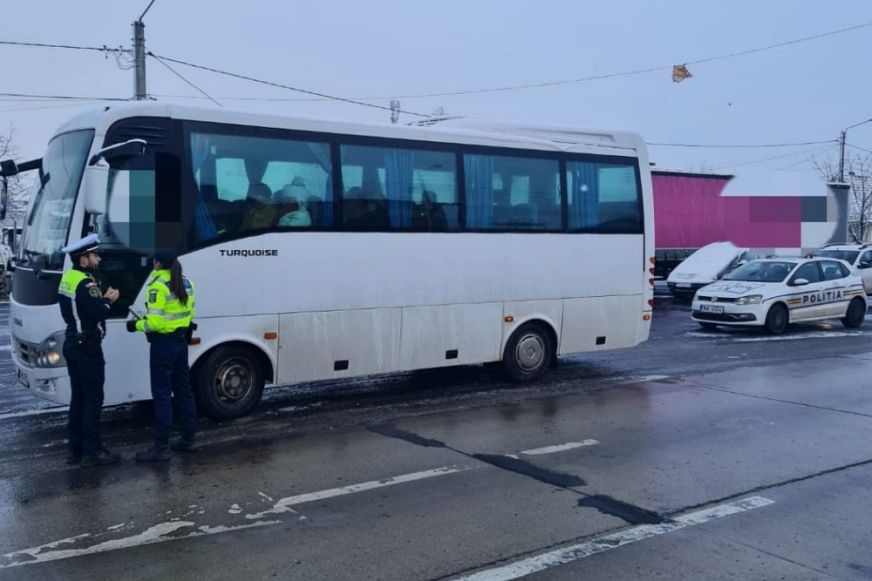 Autóbuszokat ellenőrzött kedd reggel a rendőrség. Több mint 30 esetben pénzbírságot szabtak ki