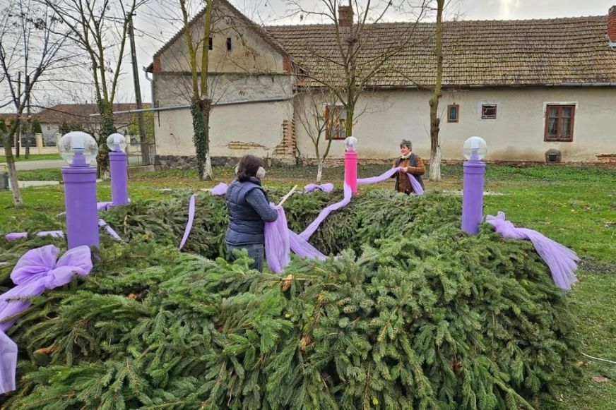 Közös gyertyagyújtás Kaplonyban