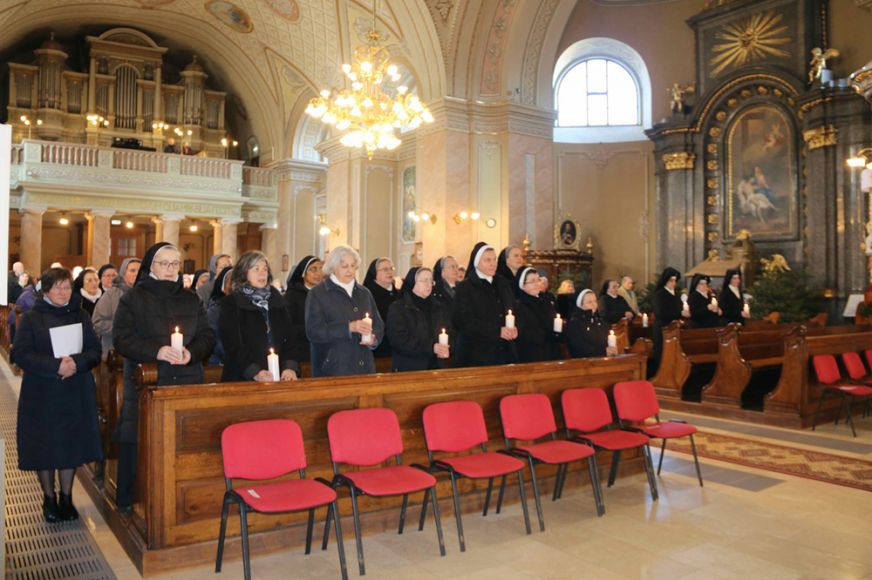 Egészen a Tiéd! Gyertyaszentelő Boldogasszony ünnepe Szatmárnémetiben
