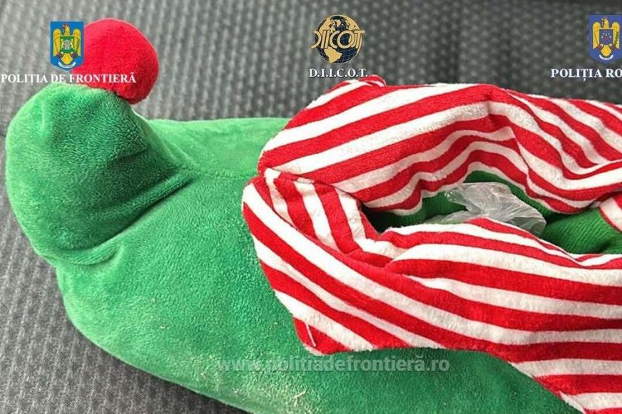 Karácsonyi manópapucsban akarta becsempészni a drogot a csanálosi határnál