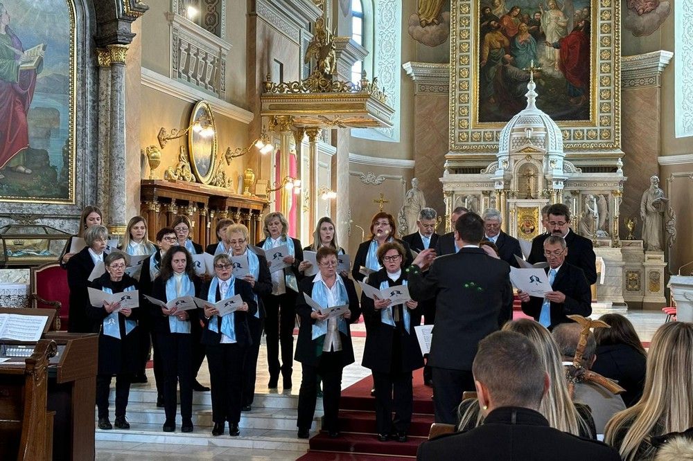 Zenei dicsőítés és közösségi összefogás a Szatmári Egyházmegyében