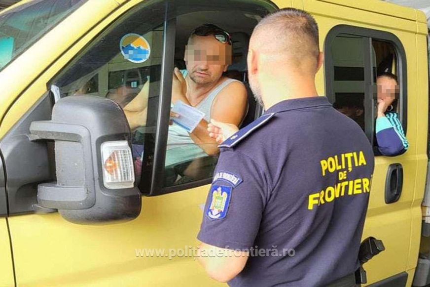 Hatszáz euróért vásárolt hamis jogsival bukott le egy 27 éves férfi a petei határon