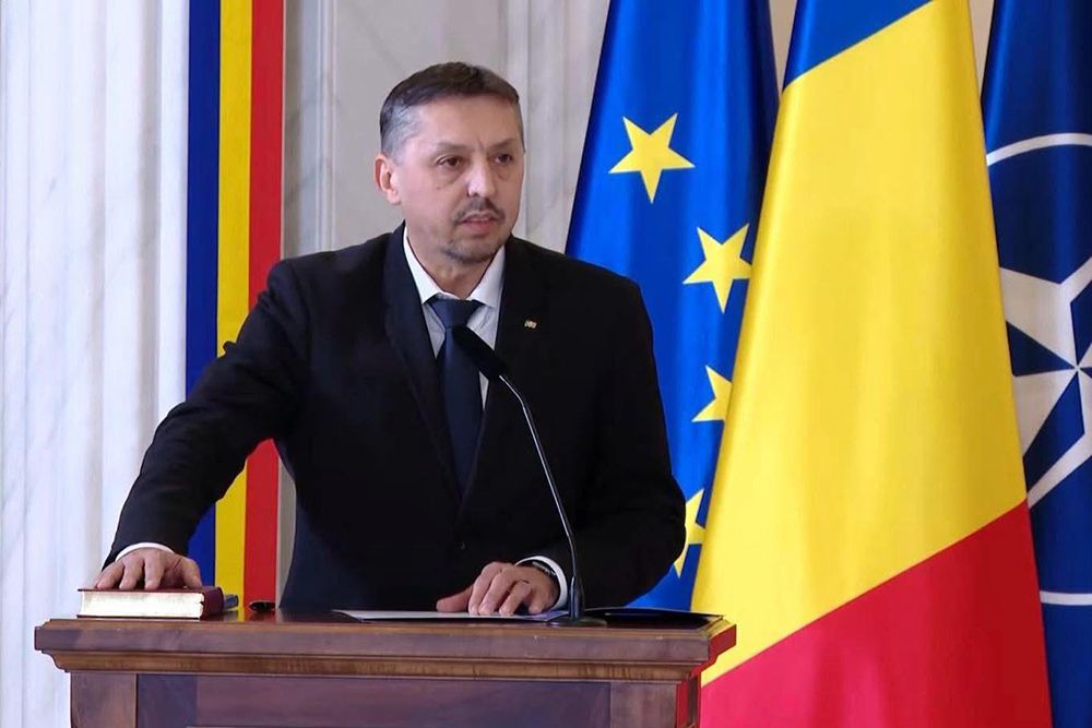 A tanügyminiszter nem támogatja a mobiltelefonok teljes betiltását az iskolában, de szigorú kontrollt javasol