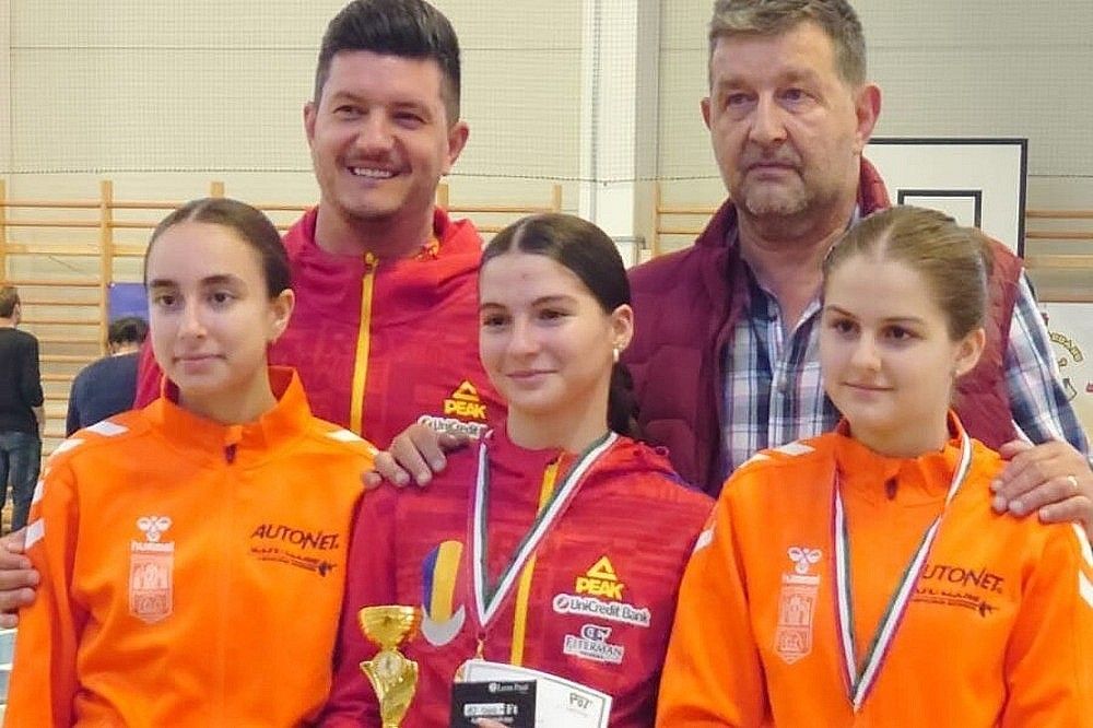 Kiváló teljesítménnyel zárták a szatmári vívók a magyarországi versenyt. Kurtinecz Johanna aranyat szerzett!