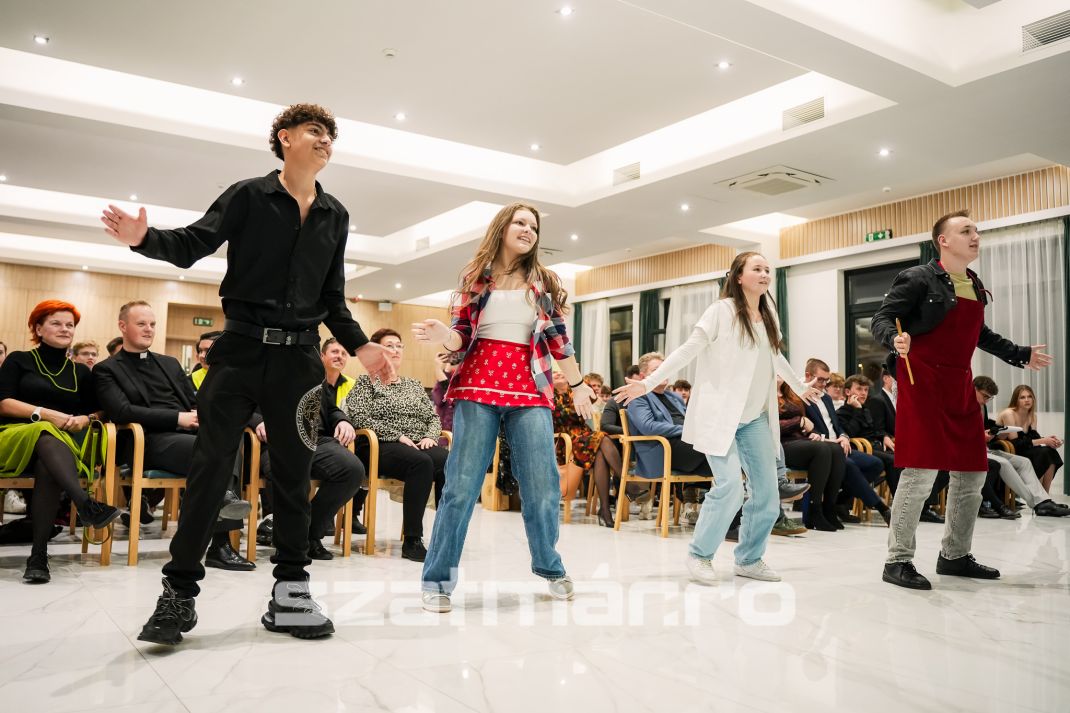 Négy osztály, négy hivatás – gólyabál a Hám Jánosban - Képgaléria